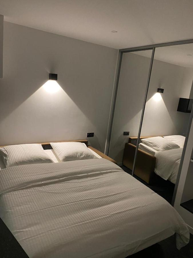 Apartament Studio En Hyper Centre De Dole Zewnętrze zdjęcie