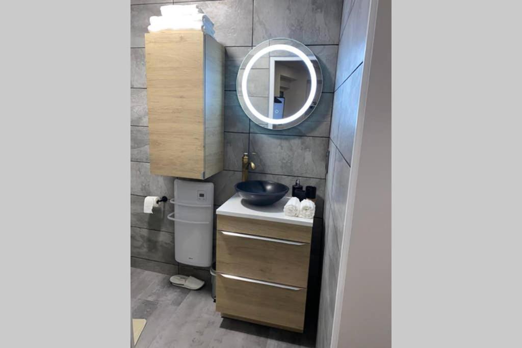 Apartament Studio En Hyper Centre De Dole Zewnętrze zdjęcie