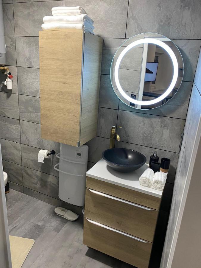 Apartament Studio En Hyper Centre De Dole Zewnętrze zdjęcie