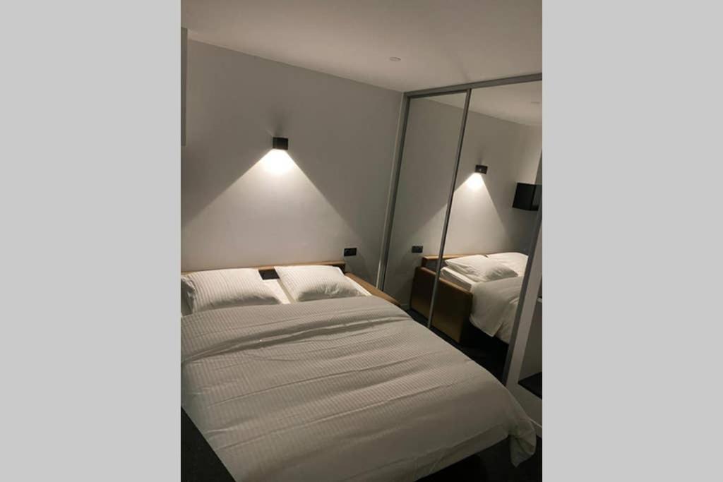 Apartament Studio En Hyper Centre De Dole Zewnętrze zdjęcie